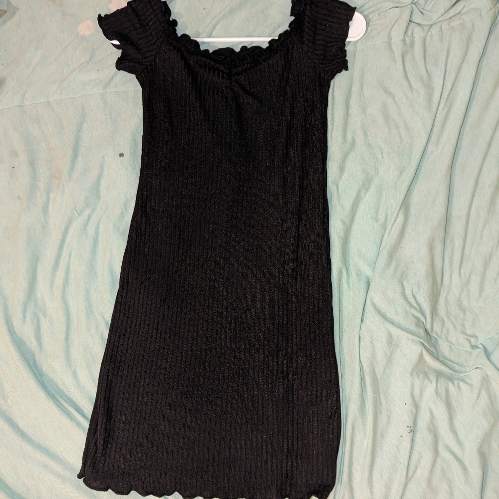 Dresses - Picture 6 of 9